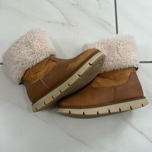 Girls size 7 Oshgosh boots Fur Brown Faux Leather Winter Ankle Zip